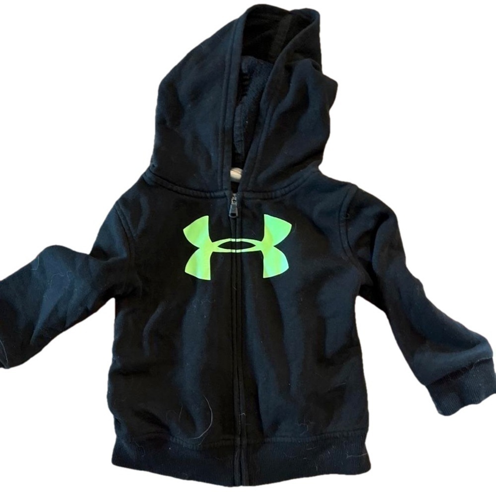 Under armour hoodie 🛍️🛍️5/25🛍️🛍️🛍️